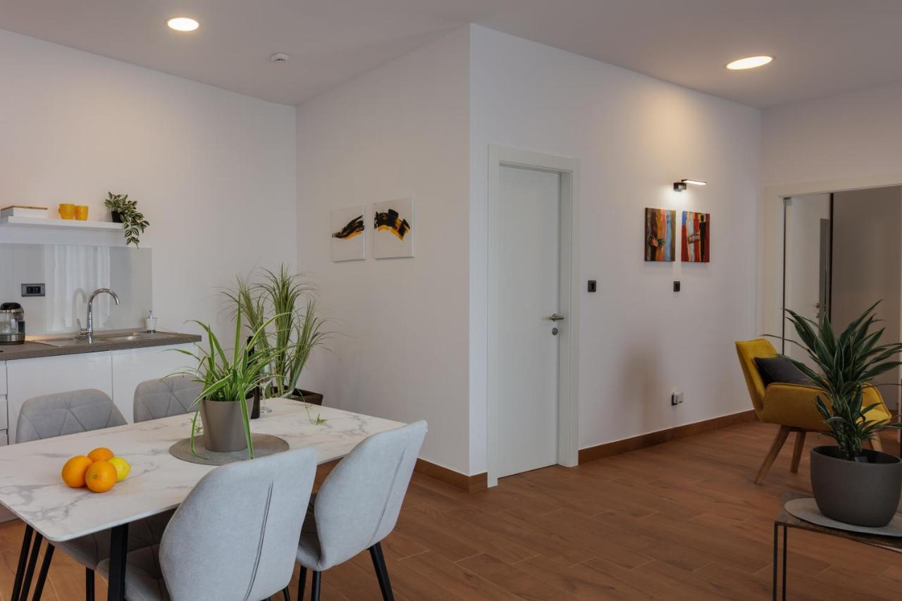 Terra 5 Deluxe Apartment On The Ground Floor With Private Parking Rijeka Ngoại thất bức ảnh