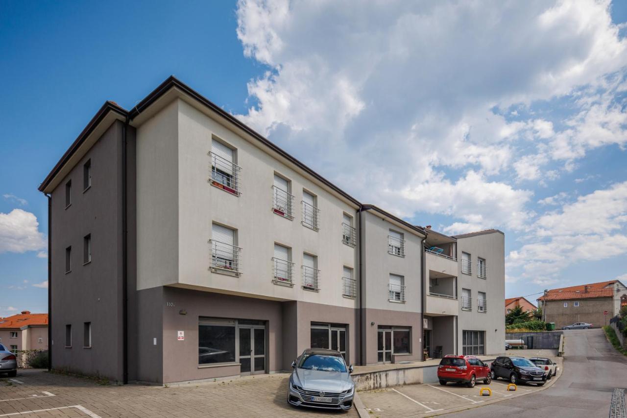 Terra 5 Deluxe Apartment On The Ground Floor With Private Parking Rijeka Ngoại thất bức ảnh